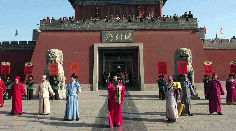 一朝步入画卷，两日梦回千年——万岁山+清明上河园+开封府+小宋城二日游